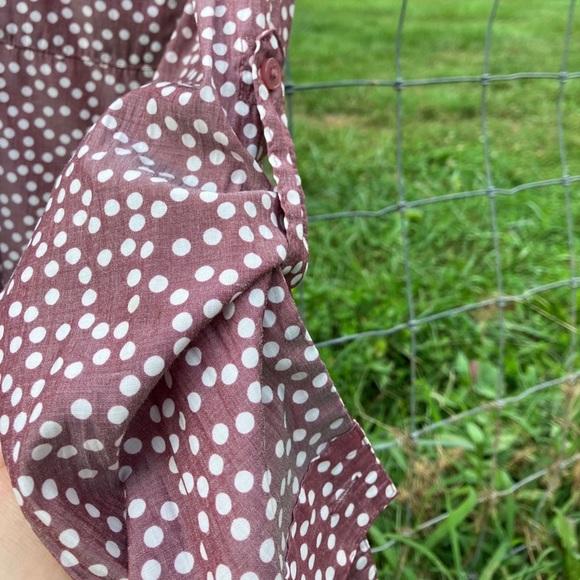 Women’s polka dot button up top - Picture 5 of 7